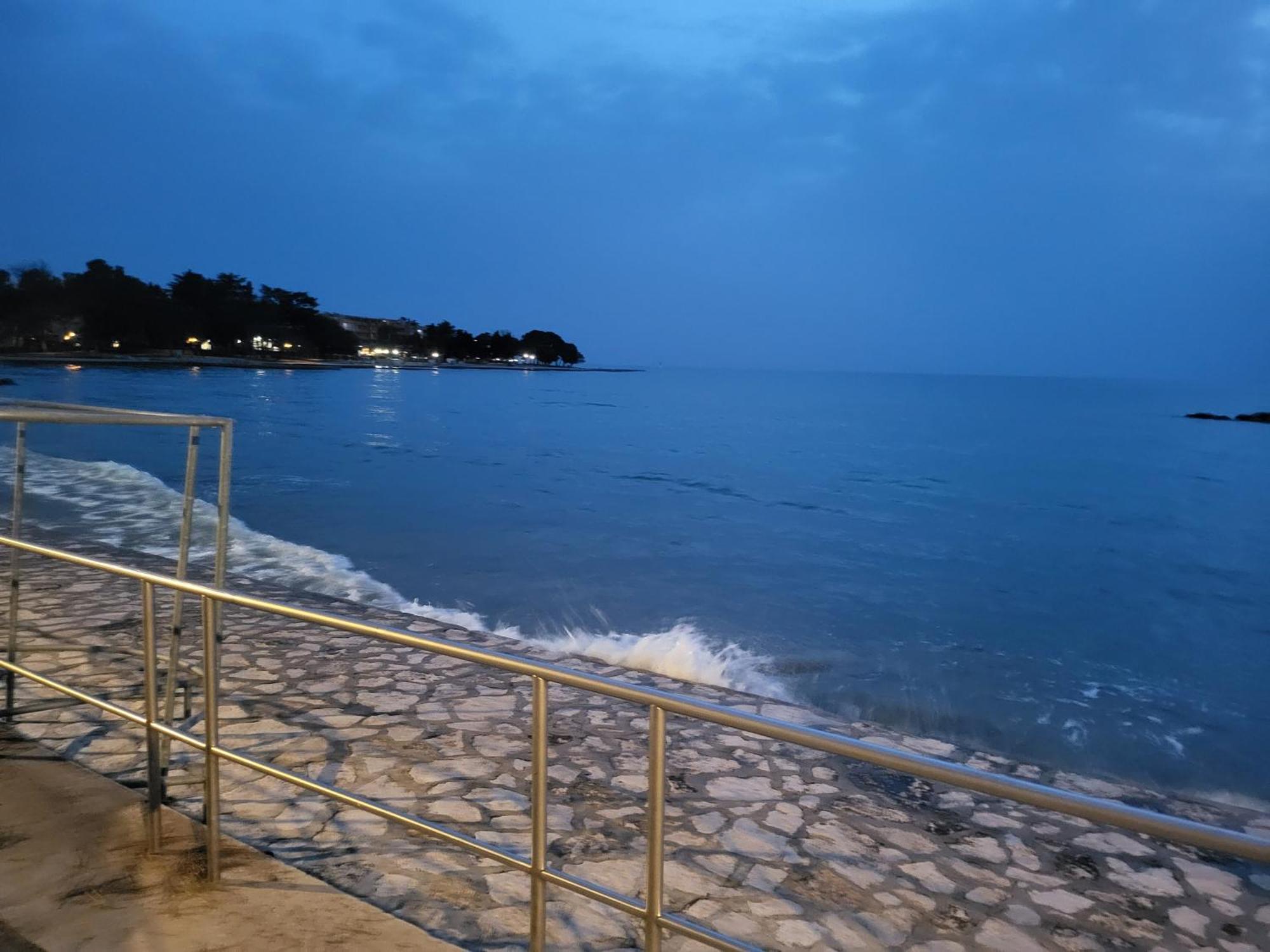 Villa Amore Radini Istrian Romantic Studio With Private Parking And Terrace Brtonigla Bagian luar foto