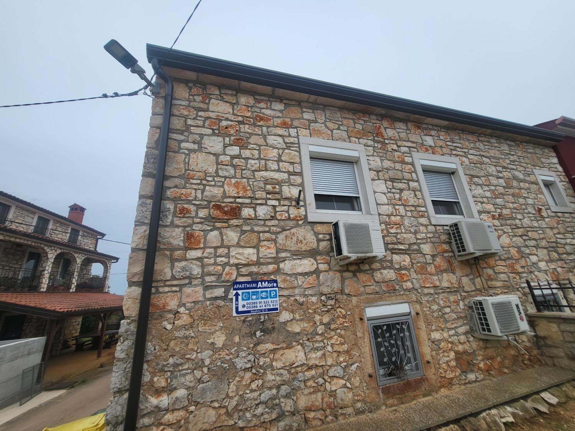 Villa Amore Radini Istrian Romantic Studio With Private Parking And Terrace Brtonigla Bagian luar foto