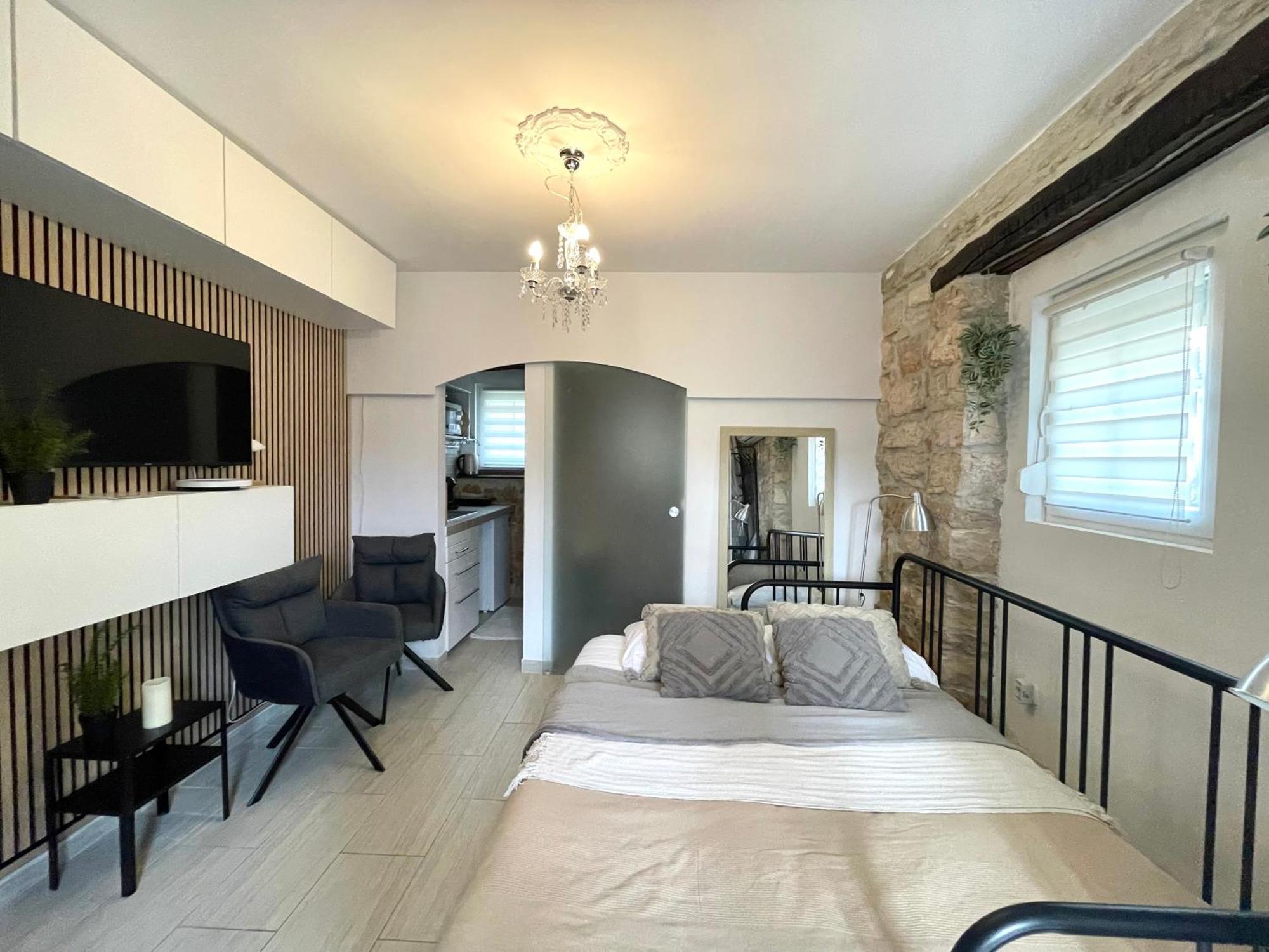 Villa Amore Radini Istrian Romantic Studio With Private Parking And Terrace Brtonigla Bagian luar foto